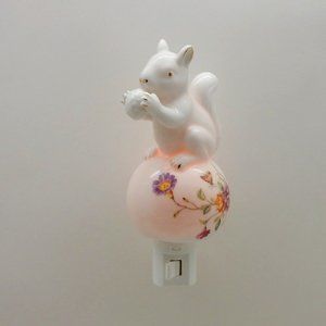 Minimalist Squirrel Nightlight